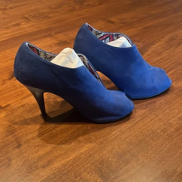 Christian Siriano Royal Blue Shoes - Picture 4 of 8
